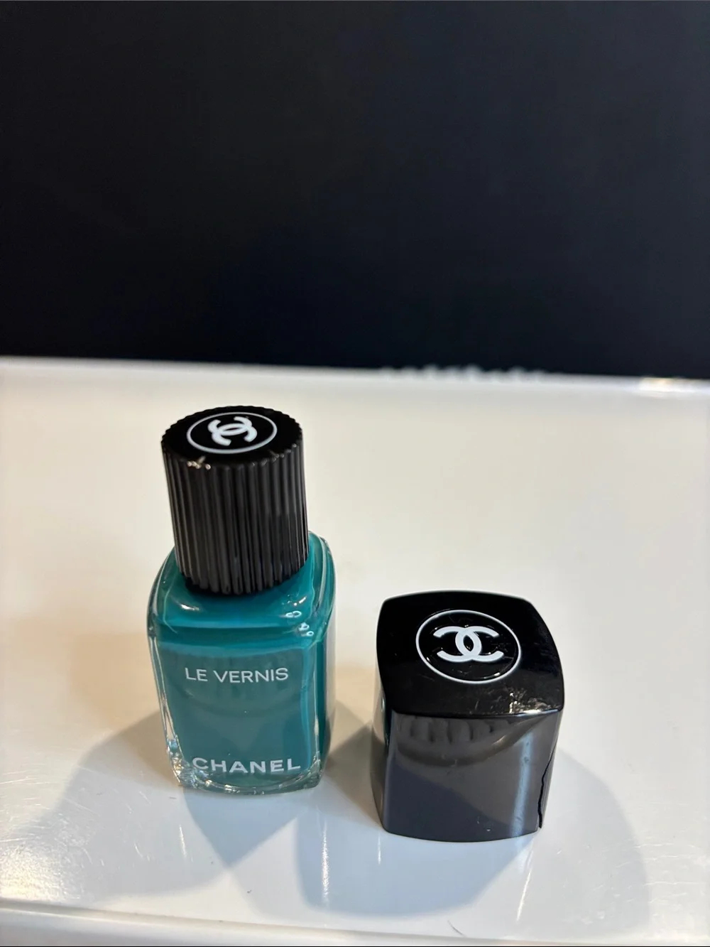 CHANEL Le Vernis Nail Polish